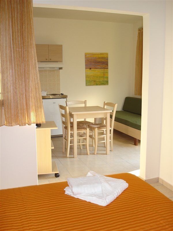 Margarita Beach Hotel Agia Marina Extérieur photo